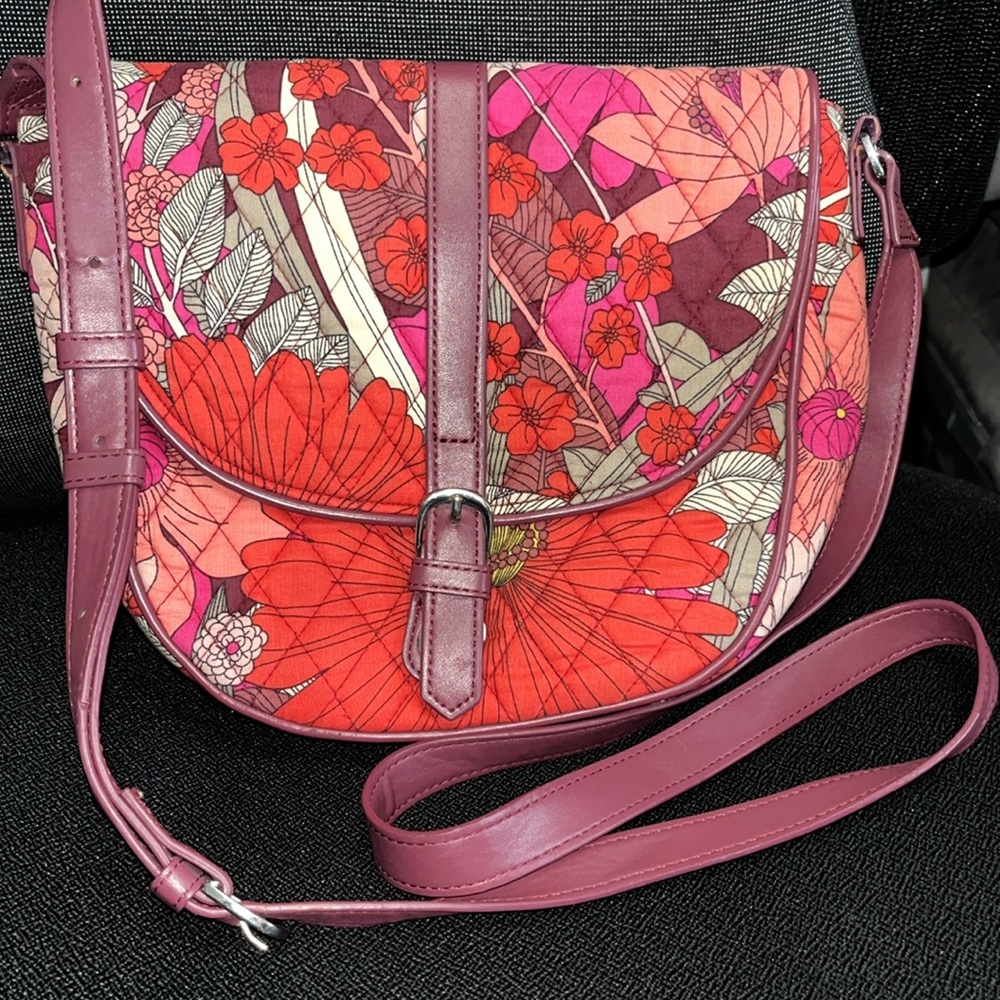 Vera Bradley Bohemian Bloom Saddle Bag Crossbody Red Floral Purse adjustable